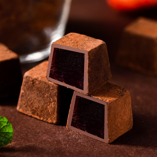 Fasimiyu New Year's Gift Box Truffle Square Sandwich Chocolate Bucket Wedding Gift Casual Snacks 158g