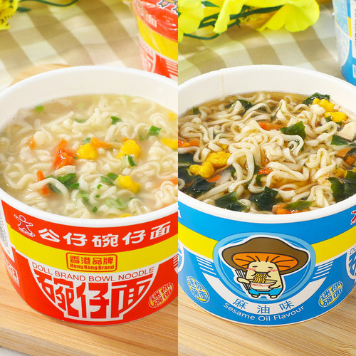 Hong Kong mini doll noodles doll bowl noodles small bowl instant seafood flavor instant noodles small cup instant noodles whole box set