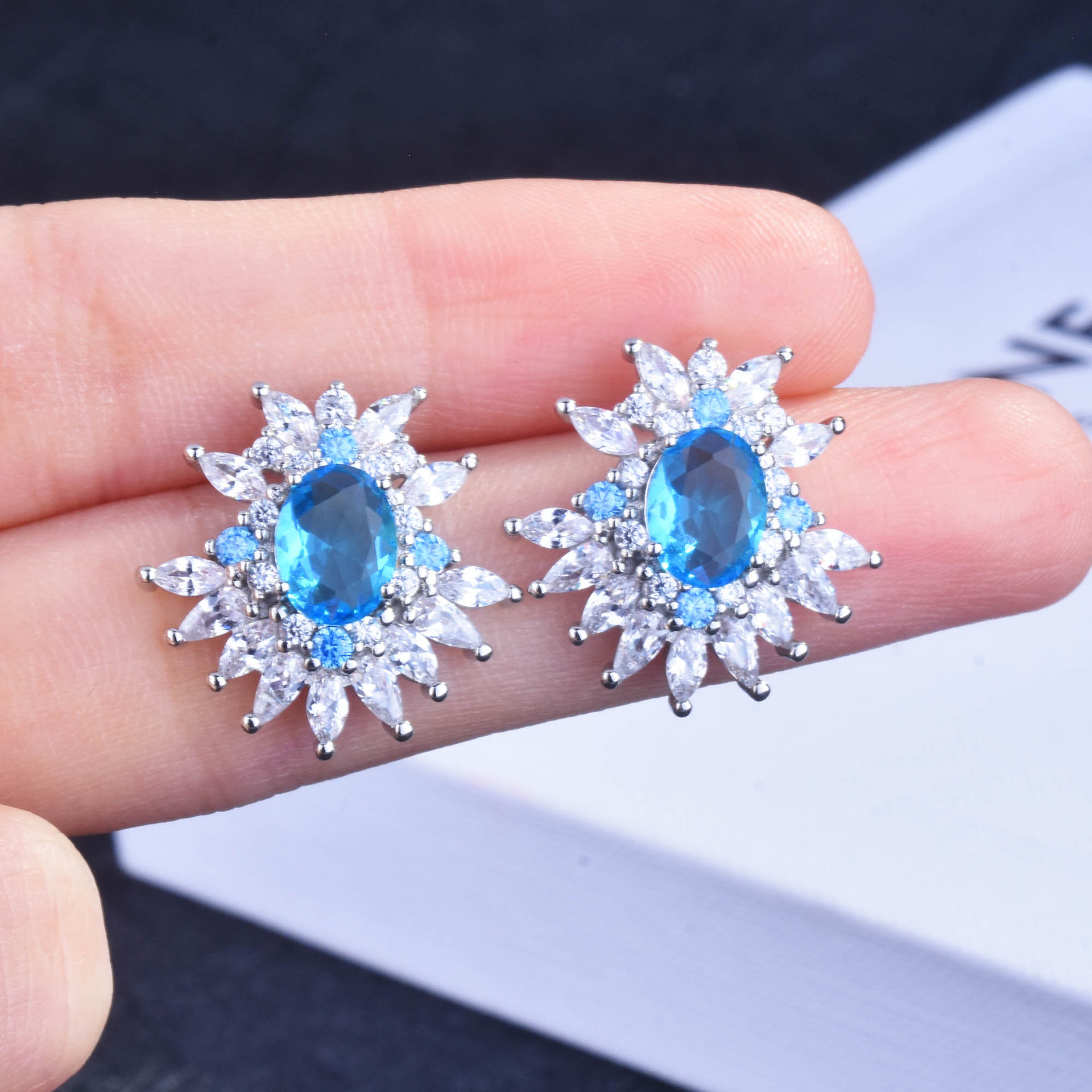 Design Imitation Natural Topaz Earrings European And American Luxury Diamond Color Earrings display picture 3