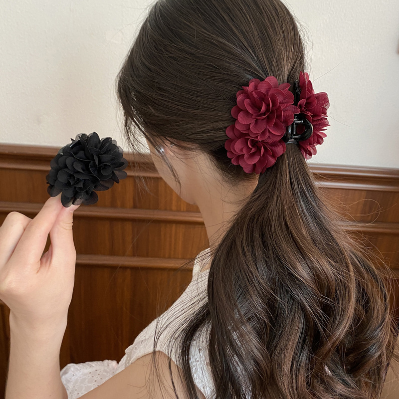 玫瑰簪花朵抓夹女2025新款抓夹小号鲨鱼夹刘海夹低扎马尾夹子头饰|undefined