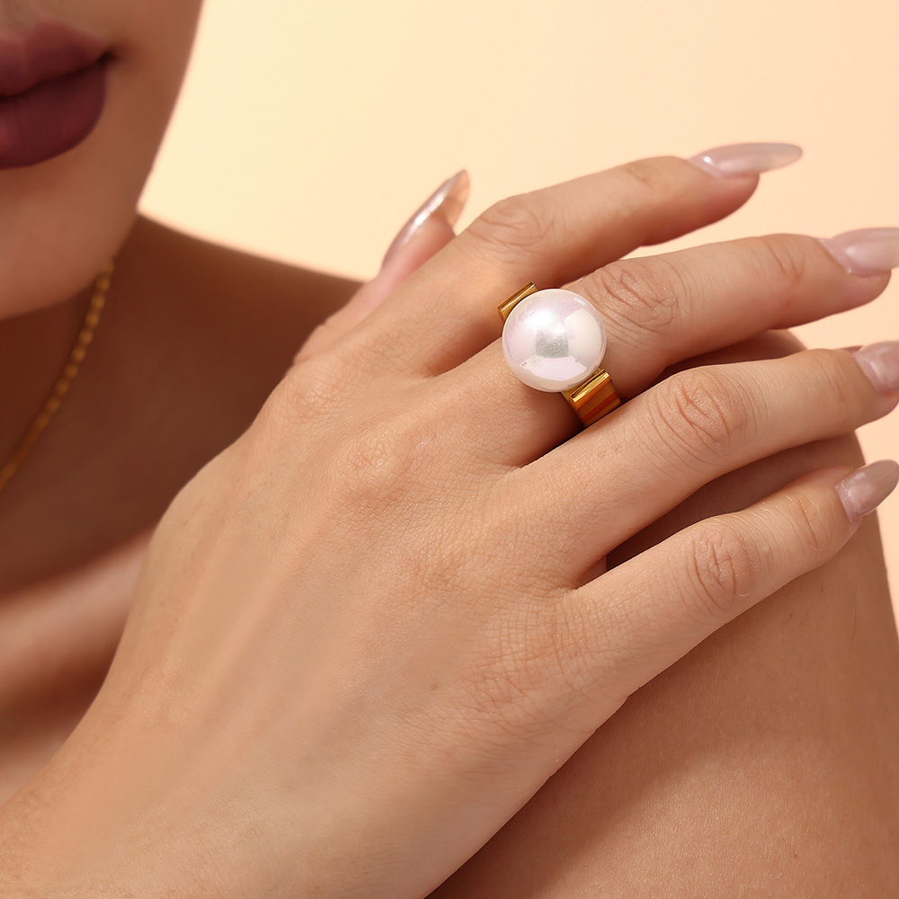 French Luxury Imitation Pearl Ring With Fashionable Temperament, Niche Personality, Titanium Steel PVD Vacuum Non Fading Finger Ring_voghion.com