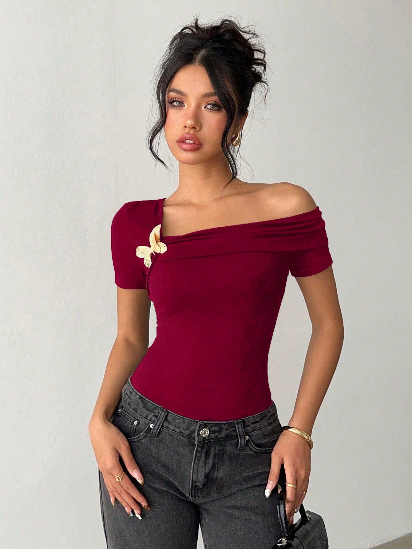 Women's Asymmetrical Off Shoulder Top, Short Sleeve Slim Fit Basic T-Shirt, Casual Going Out Party Blouse With Butterfly Decor, Black_ecoleips.com