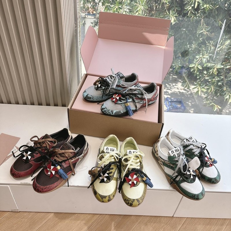 戸棚級 ~ トップ商品のiu家徳訓靴女蛇紋混色真皮2025新型ファッションカップル運動レジャー靴|undefined