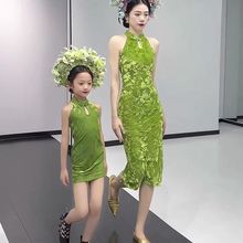 中国风女童走秀礼服高端国潮儿童中式舞台演出服旗袍唐装绿色春夏