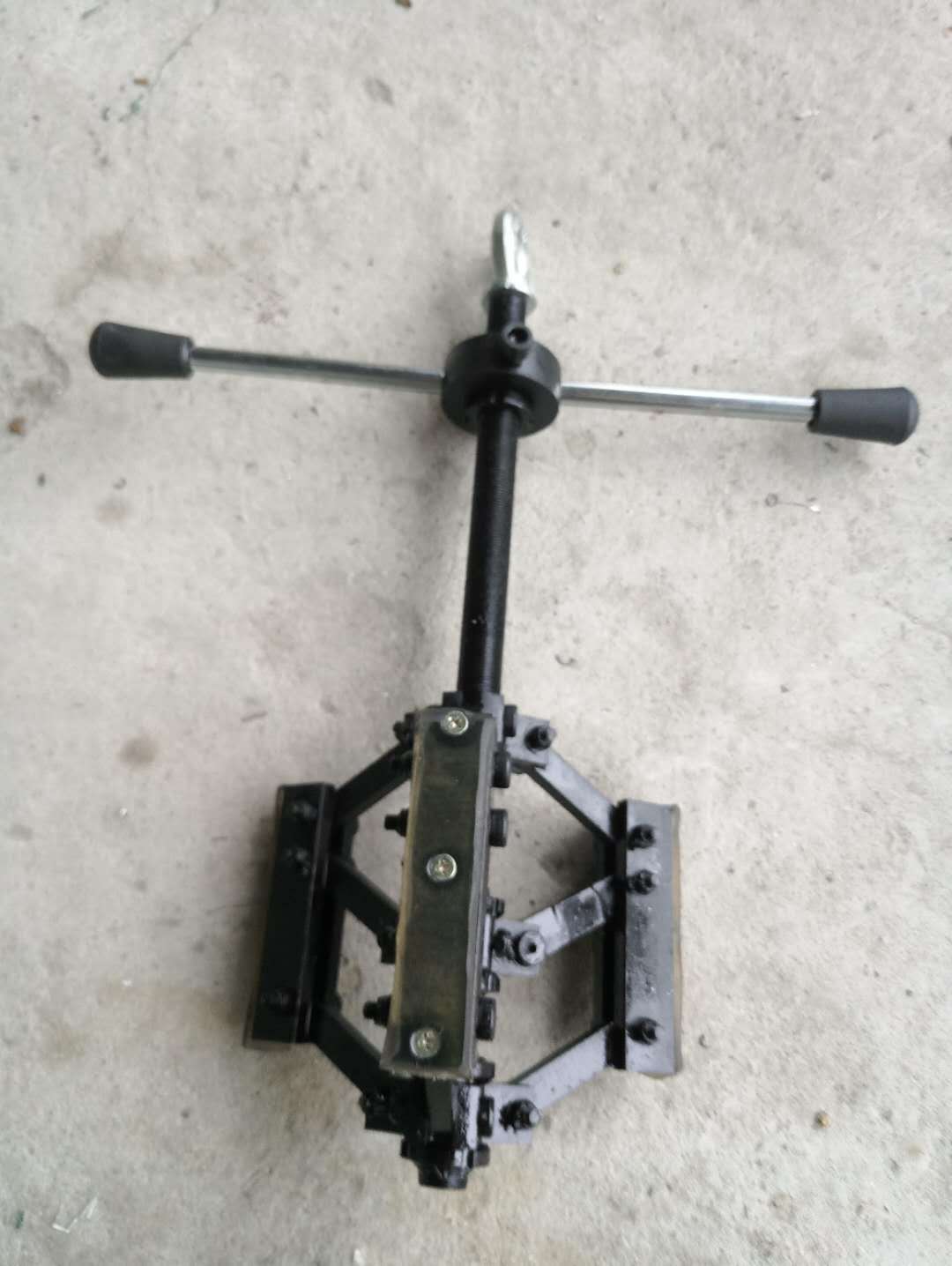 电机定子吊具，吊定子工装,内撑吊具，内圆手工旋紧吊具