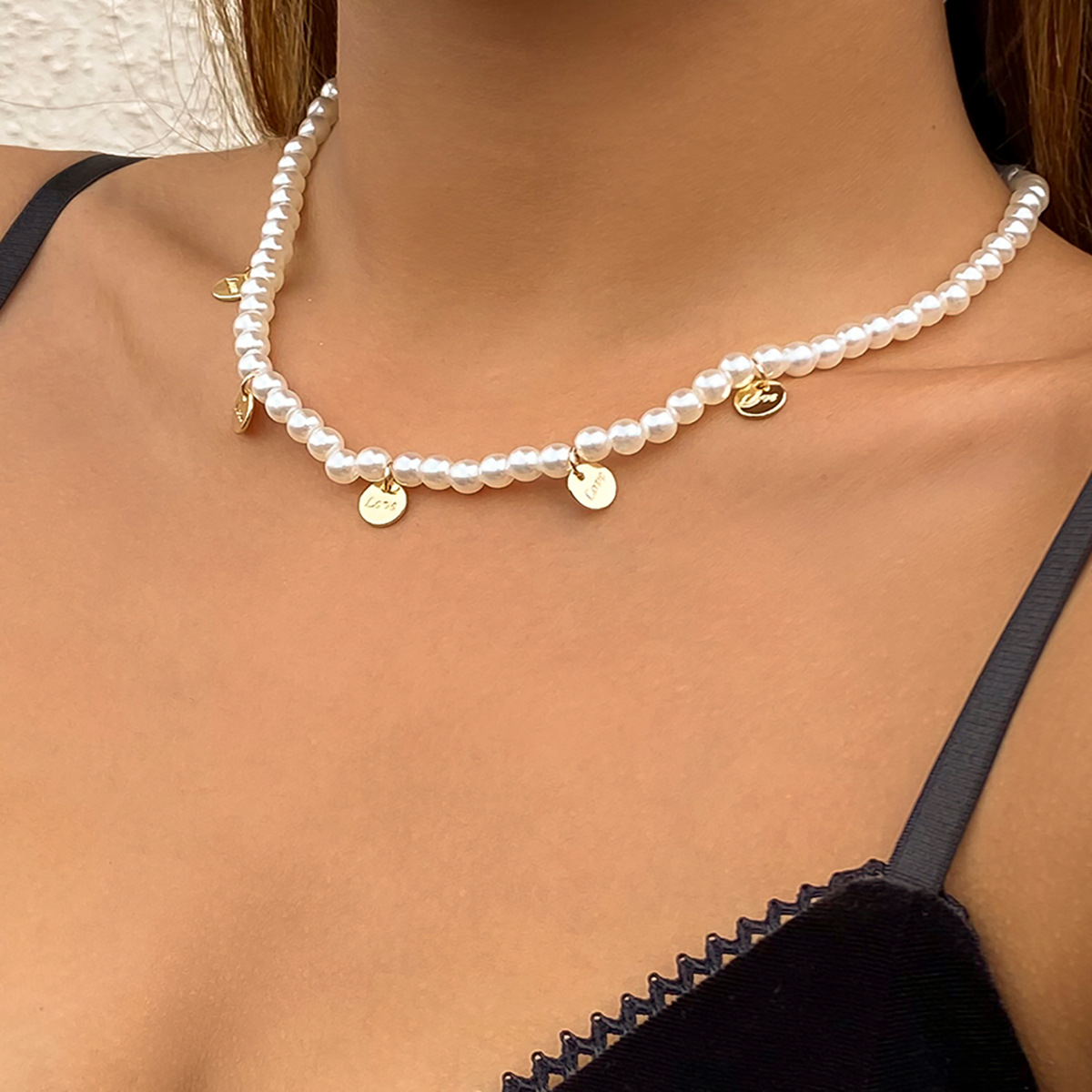 Collier de perles artificielles, chaîne de clavicule de niche féminine, collier pendentif à paillettes lettre minimaliste_voghion.com