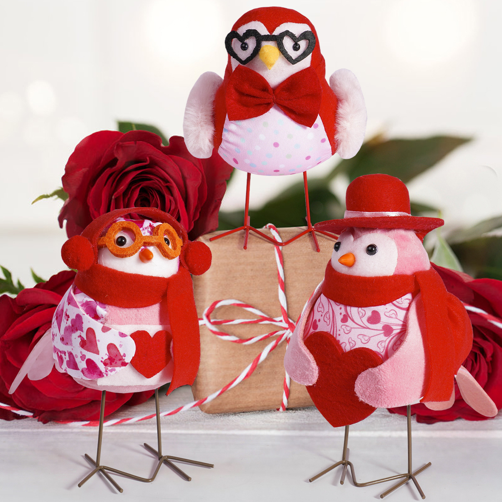 Nuevos productos transfronterizos Día de San Valentín amor pájaros lindos muñecos gafas bufandas sombreros amor adornos decoraciones