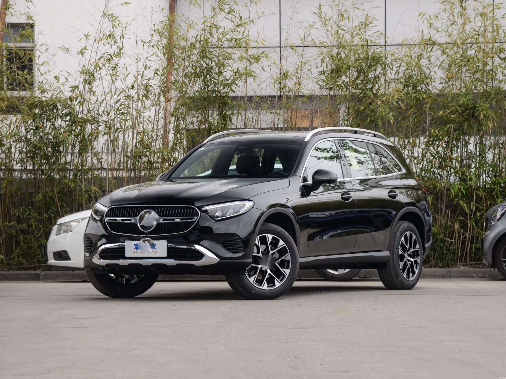 Adecuado para Mercedes-Benz GLC con pedal 2023 con pedal exportación transfronteriza guardabarros de coche.