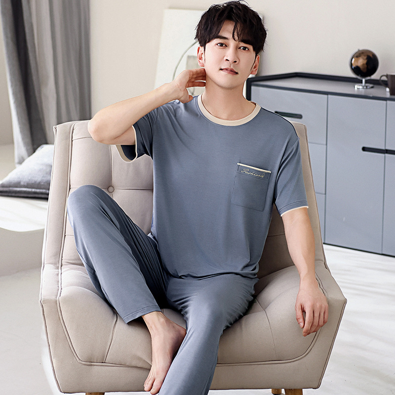 01Q1795 남성