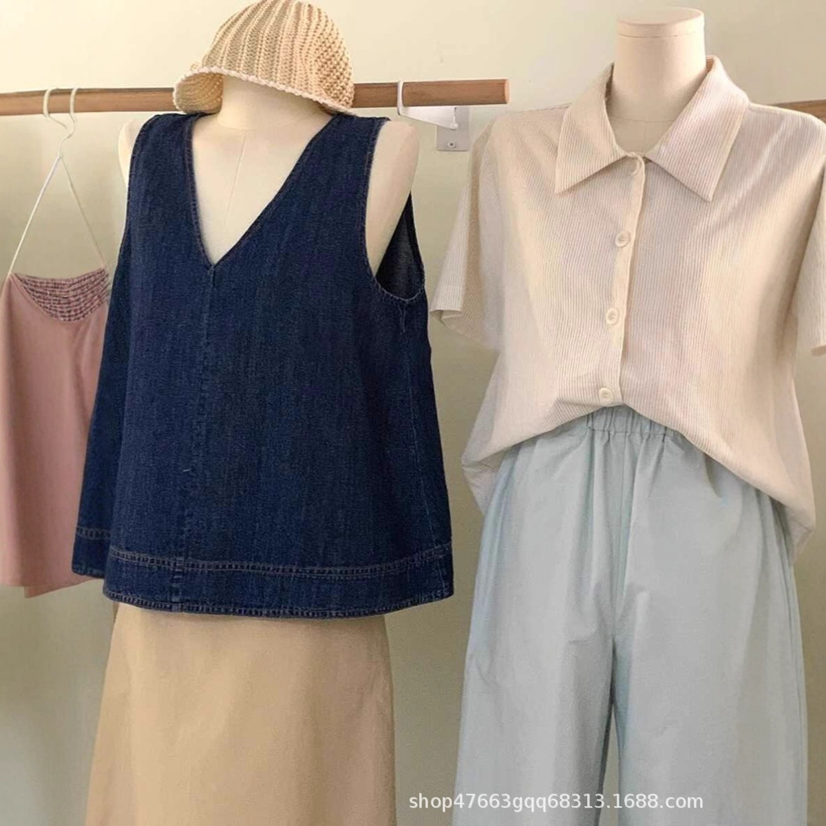 High-End and Stylish V Neck Versatile Loose 2025 Spring and Summer New Niche Sleeveless Denim Vest Women's Vest Top