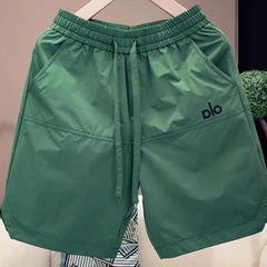 Douyinの人気メンズカジュアルショーツ、夏の売れ筋速乾性通気性レーザーパンチングデザイン5点式スポーツパンツトレンディ