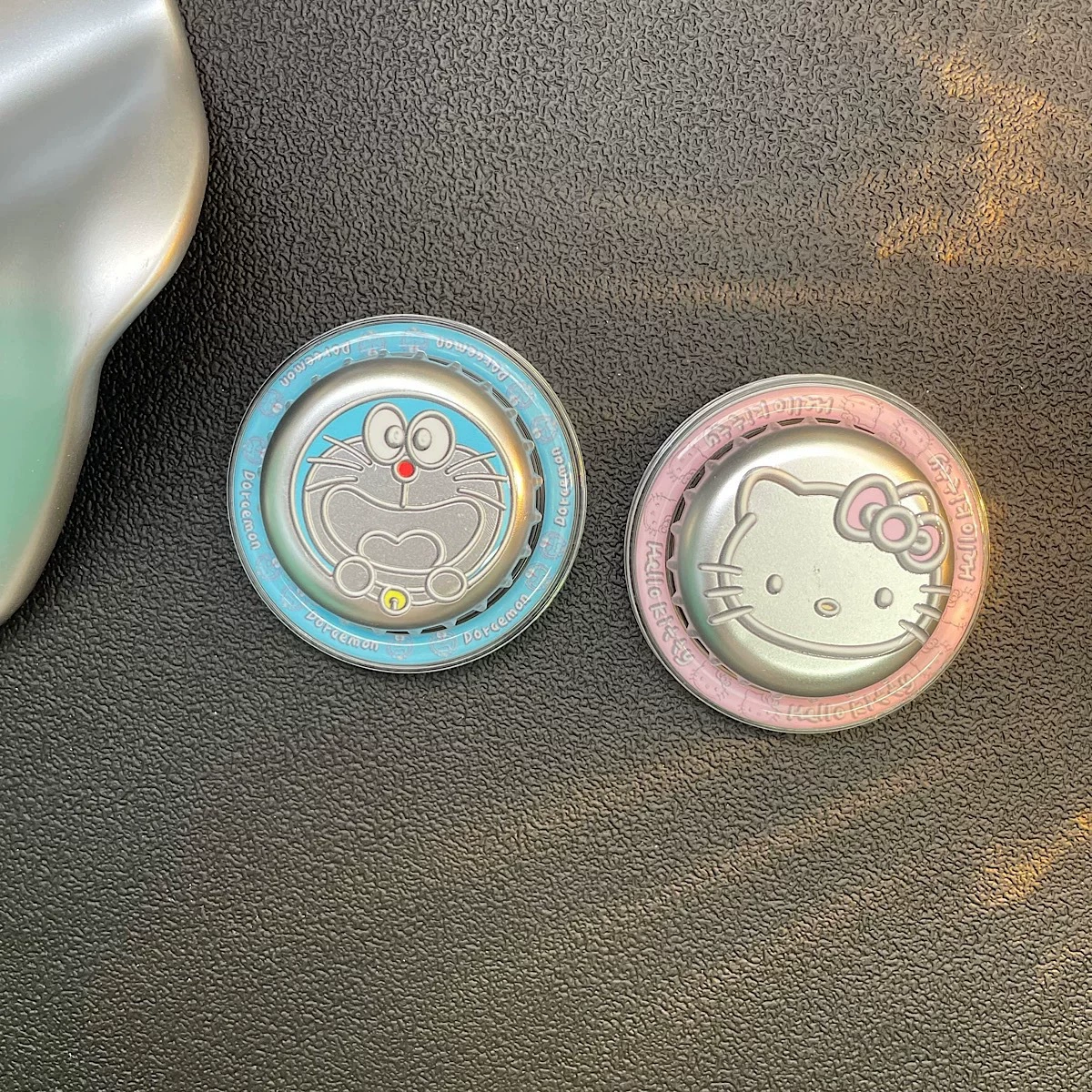 Линии Kitty Doraemon Silver для применения magsafe магнитный всасывающий кронштейн для рабочего стола мобильного телефона