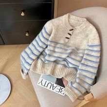 2025新款韩版宽松慵懒风复古牛角扣条纹长袖针织衫时尚洋气上衣潮