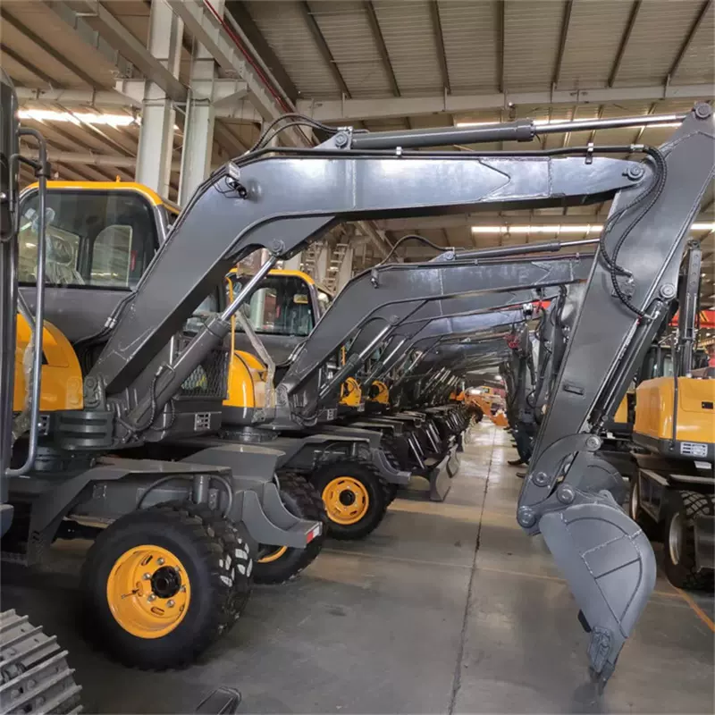 轮式挖掘机 四驱小挖机 越野钩机 左右摇摆180度 多方位挖掘