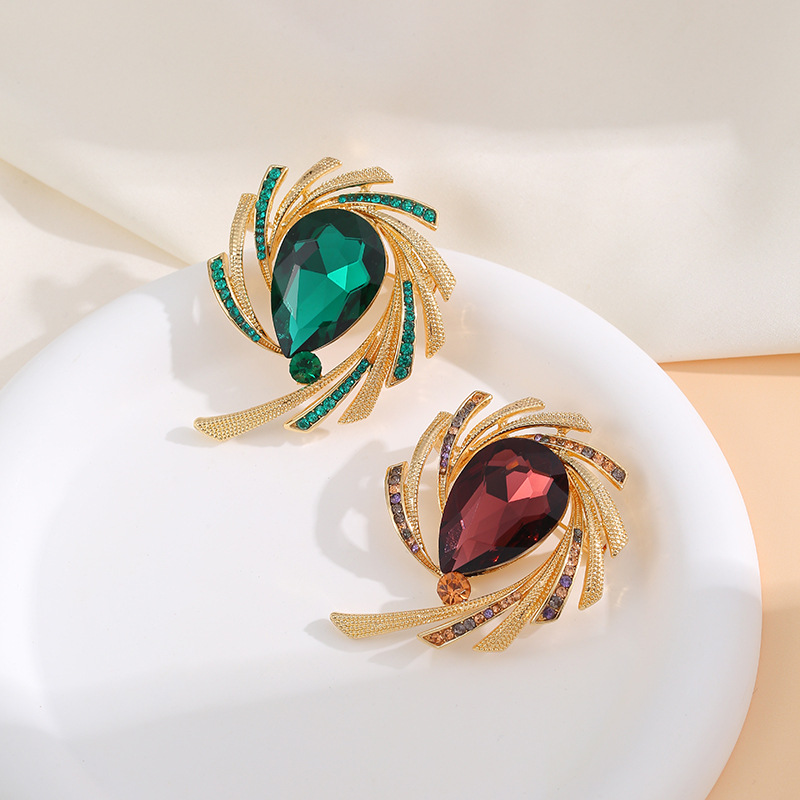 female-retro-waterdrop-brooches-women-elegant-luxurious-temperament-crystal-party-jewelry-clothing-accessories-safety-pins