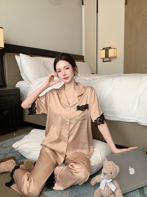 Pajamas Women's Spring and Autumn Ice Silk Short Sleeve Trousers Thin 2025 New Summer Sexy Silk Home Clothes suit