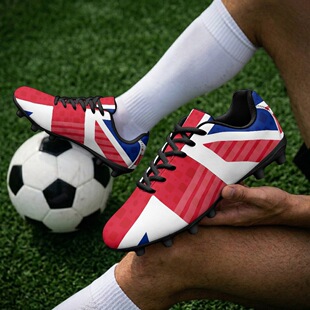 Ӣ�������쳬�w���|����Ь���Hվһ���ɶ��������m�ʹ���Ь��Ů��