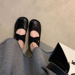 レトロなトップの牛革の本革の浅い口の靴は低いです。