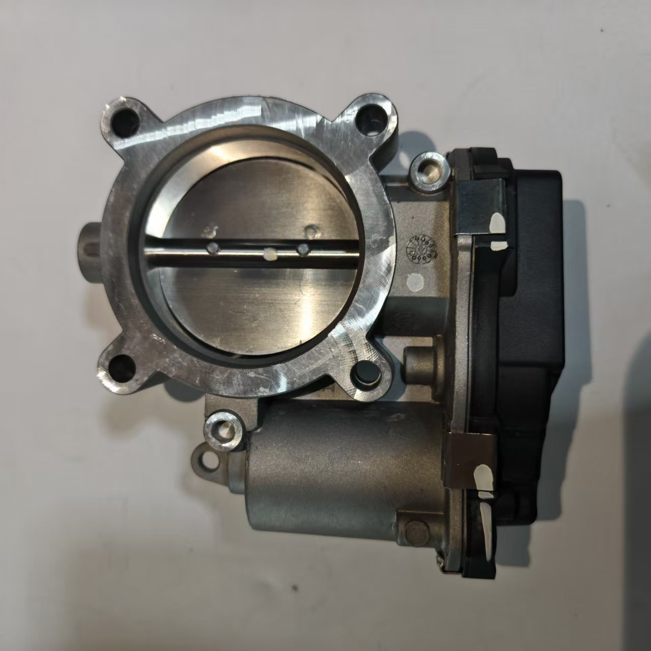 Throttle body is suitable for the imported Jeep Cherokee and GAC-FCA Cherokee 04891970AD