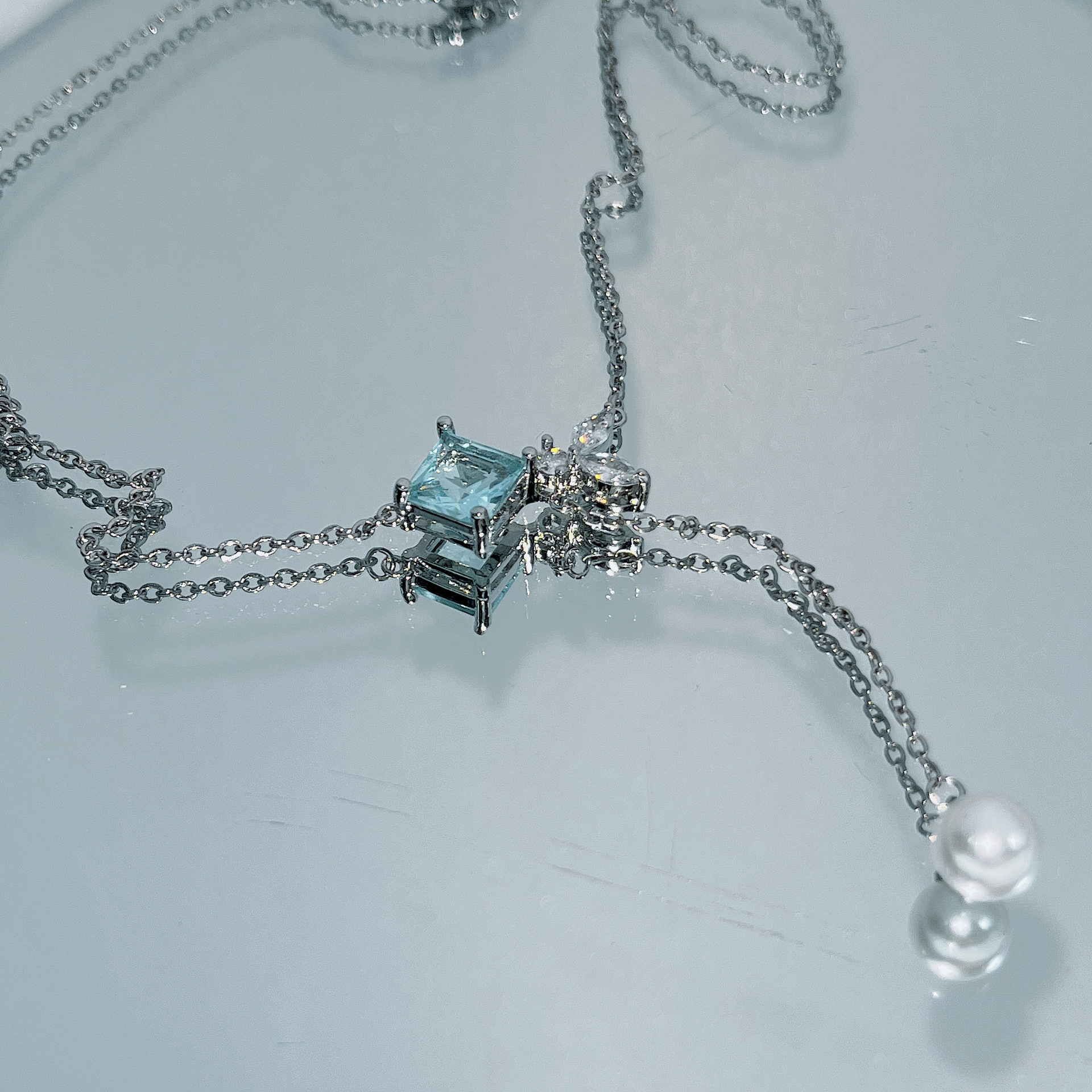 Womenu0027S Elegant Geometric Alloy Necklace Inlay Zircon Necklaces