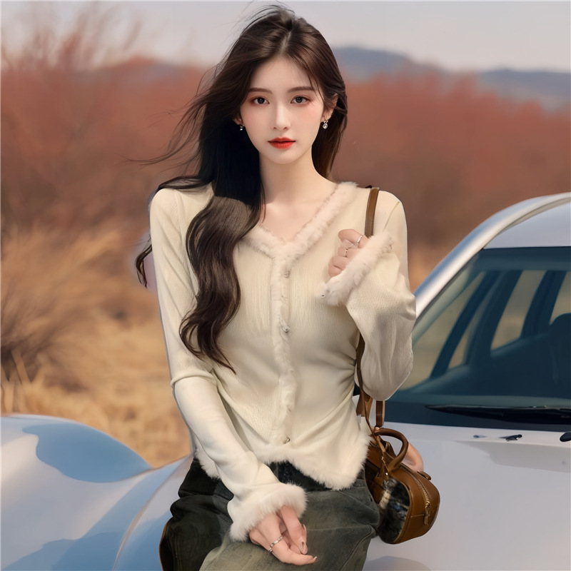 AI Figure in stock Autumn New Stitching Plush Slim-fit Tight Waist Slimming French V-neck Horn Long Sleeve T-shirt for Women AI Figure in stock Autumn New Stitching Plush Slim-fit Tight Waist Slimming French V-neck Horn Long Sleeve T-shirt for Women