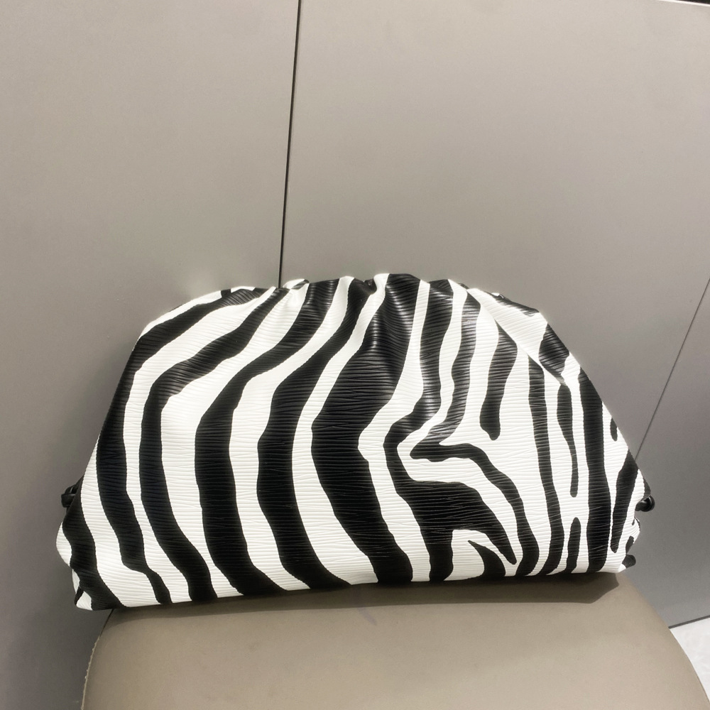 Rayas De Cebra Tamaño Pequeño Cebra Raya Grande Cuero Sintético Cebra Cuadrado Bolsos De Noche display picture 12