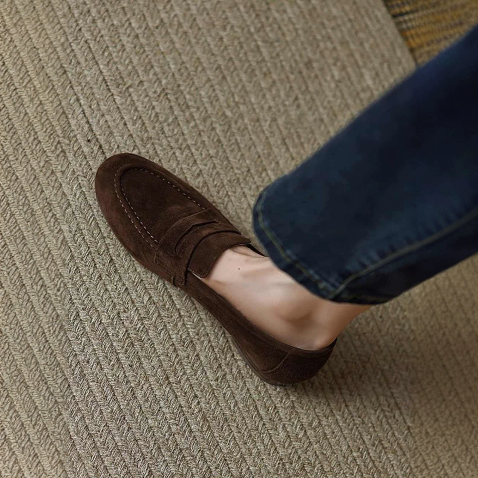 [Готовый склад] 3378 мягких кожаных матовых лоферов для женщин, зима 2025, весна и осень, новые ретро с круглым носком в британском стиле