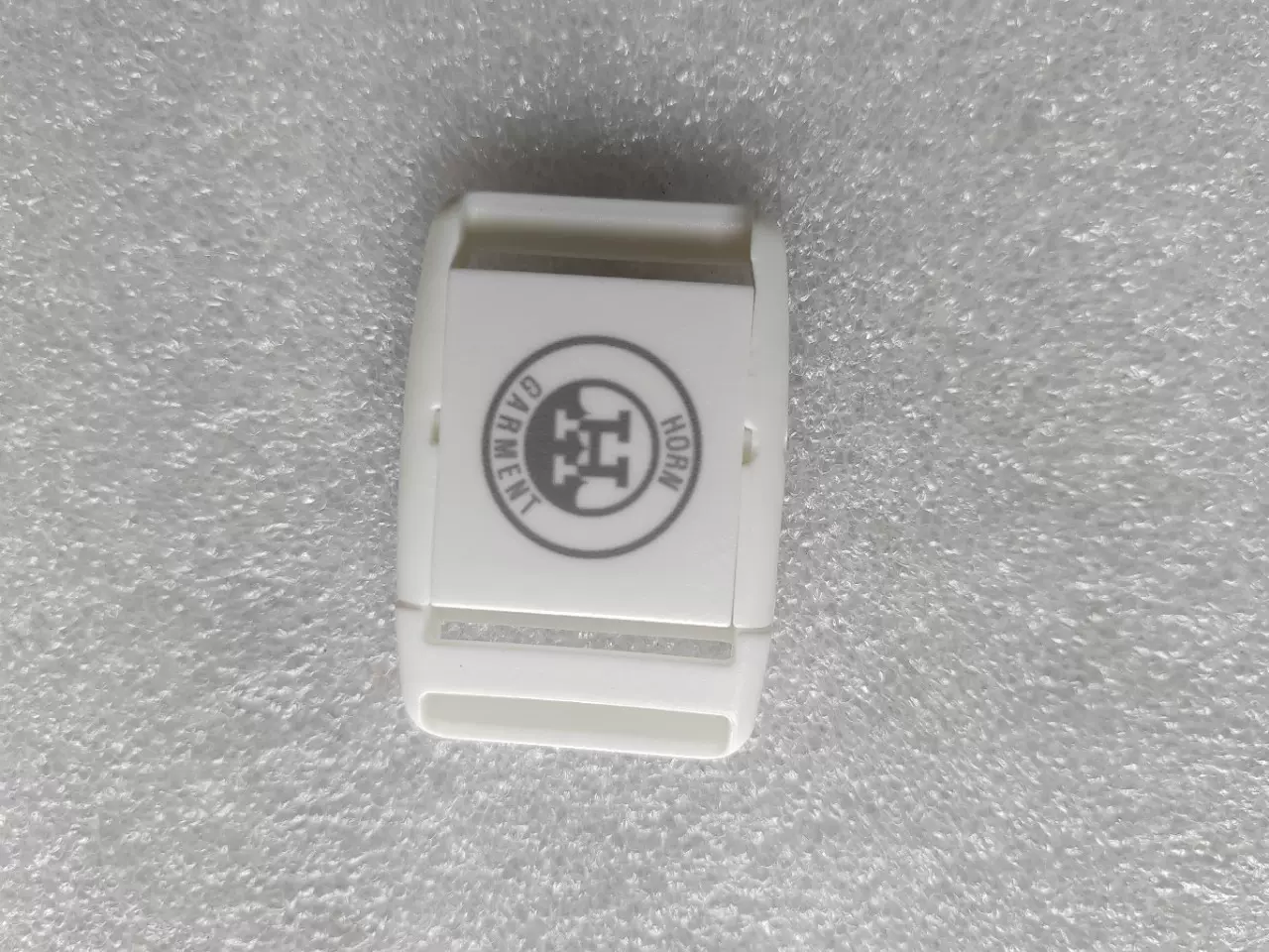 pom料书包扣插扣激光logo雕刻加工