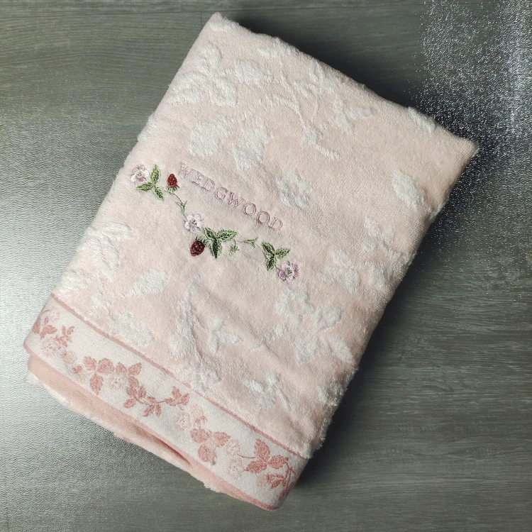 Хлопковое клубничное полотенце для ванной, мягкое с вышивкой, водопоглощающее