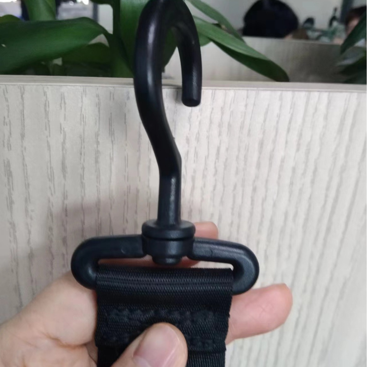 Colgando sombrero de almacenamiento artefacto dormitorio buenas cosas pegajoso Entrada de pared entrada armario clip enarbolado tapa de almacenamiento gancho rack