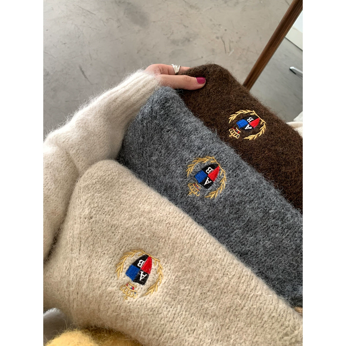 Yinbyinmiu свитер с круглым вырезом свитер кардиган куртка женская короткая трикотажная рубашка с длинными рукавами женская