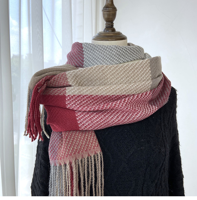 Women's Fashion Plaid Polyester Tassel Winter Scarves display picture 4