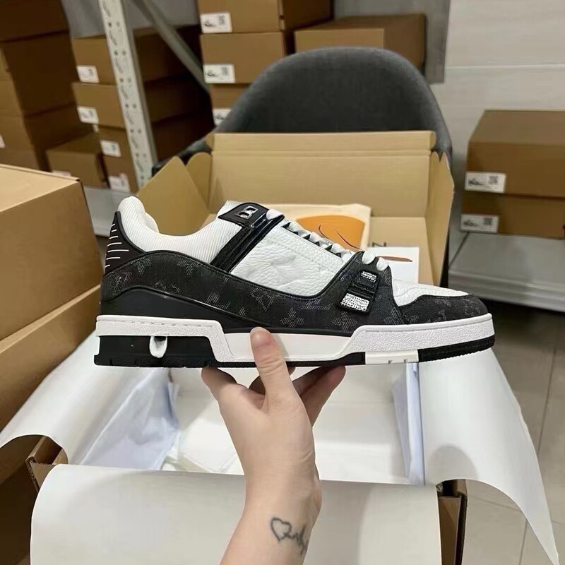 Foshan High-End Version of Lv Trainer Sports Casual Shoes, Versatile Genuine Leather Sneakers, Unisex, Exclusively for Cross-Border Sales Foshan High-End Version of Lv Trainer Sports Casual Shoes, Versatile Genuine Leather Sneakers, Unisex, Exclusively for Cross-Border Sales