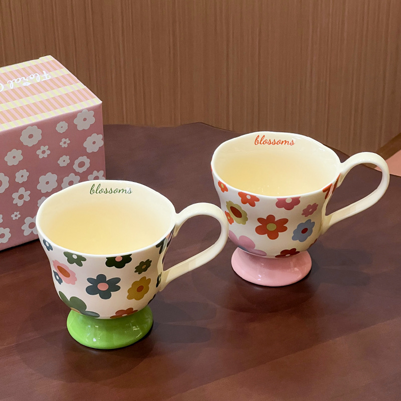 Taza de cerámica Sunflower de Shangn creativa y encantadora taza de cerámica taza de pie alto taza de marca retro taza de desayuno con cuchara