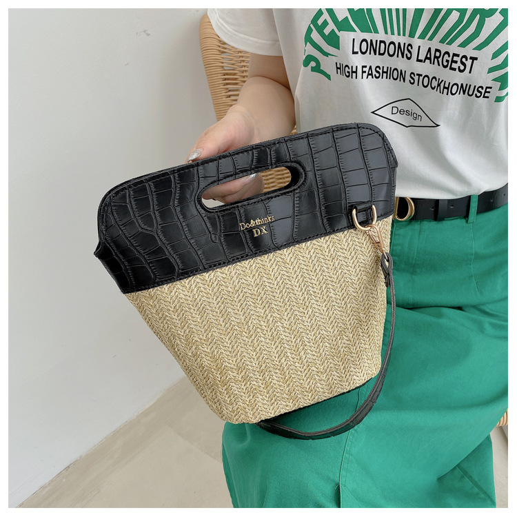 Korean Stitching Contrast Color Straw Portable Messenger Bucket Bag display picture 9