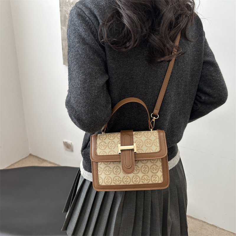 Bolsos para mujer 2025 nuevo estilo de alta calidad clásico pequeño cuadrado bolso de hombro retro de moda bolso de mensajero de moda de todo fósforo