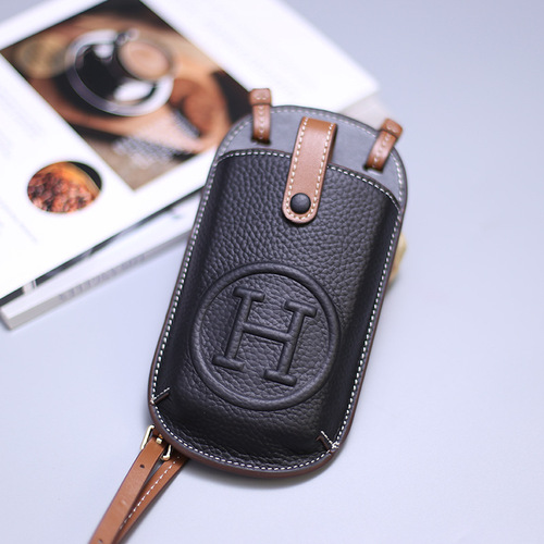 Mobile phone bag for women new 2024 trendy fashion super popular crossbody packaging mobile phone small bag modern style lightweight genuine leather