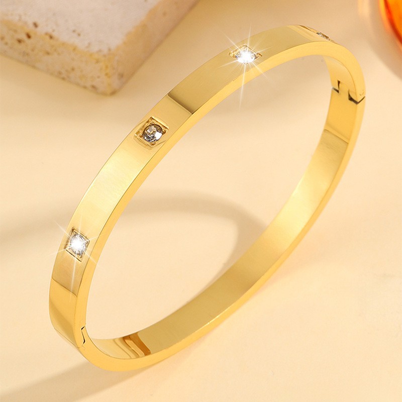 Pulsera de acero titanio con cuatro diamantes cuadrados, que no se decolora, pulsera con incrustaciones de diamantes a la moda para mujer, pulsera de acero inoxidable de alta gama