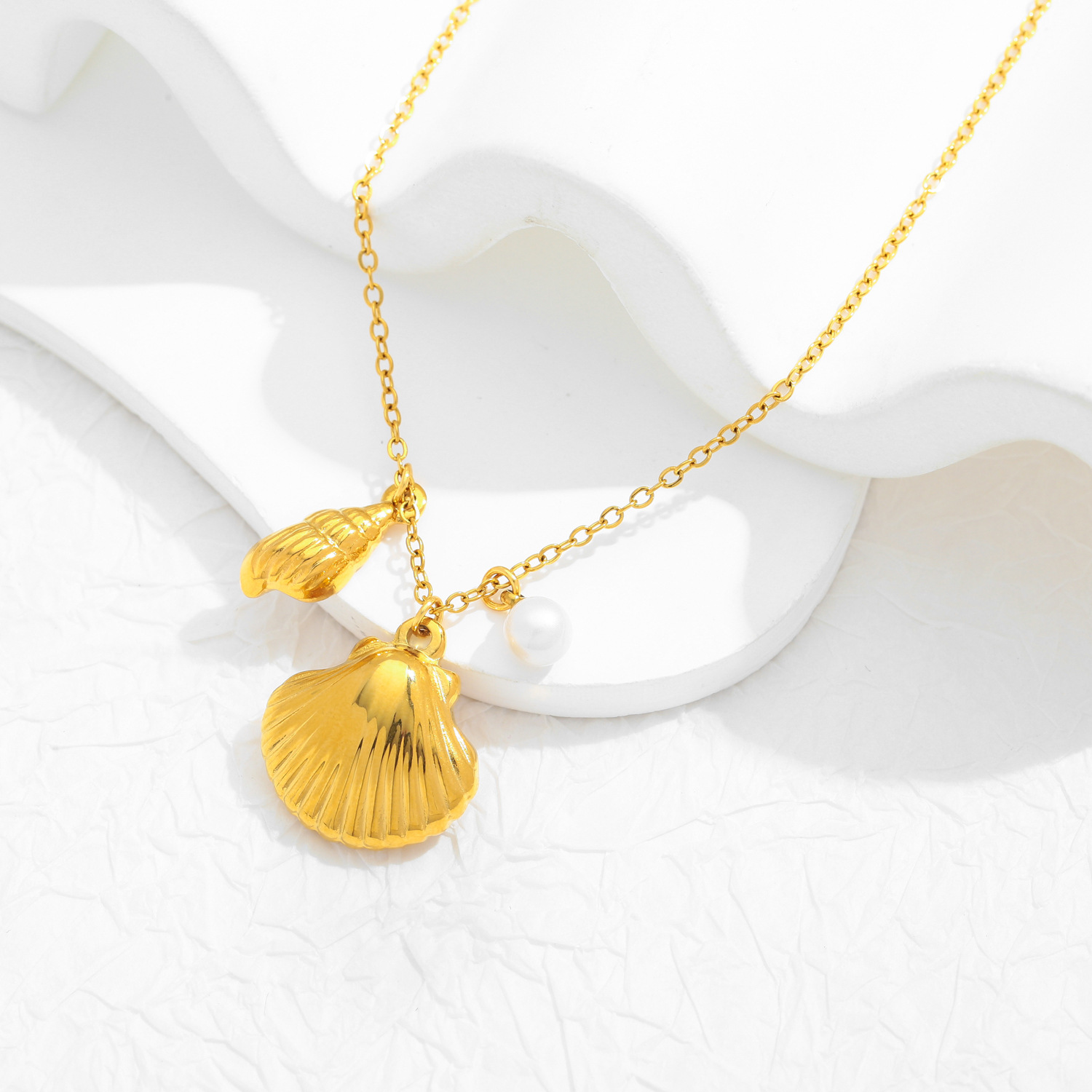 europe-and-the-united-states-cross-border-new-conch-shell-pendant-necklace-womens-simple-high-grade-stainless-steel-18k-gold-plated-clavicle-chain europe-and-the-united-states-cross-border-new-conch-shell-pendant-necklace-womens-simple-high-grade-stainless-steel-18k-gold-plated-clavicle-chain