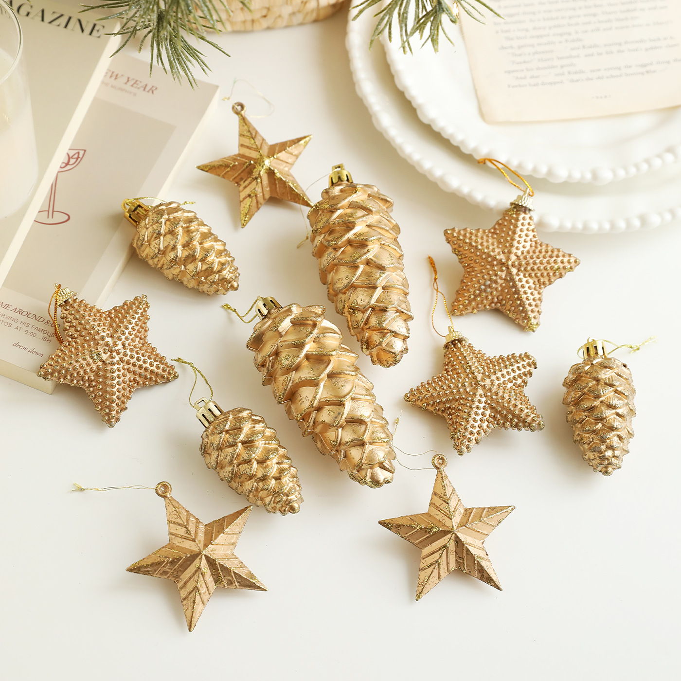 Transfronterizos retro oro plástico estereoscópico estrella de pino estrella de embalaje decoración de árbol de Navidad colgante diseño de escena