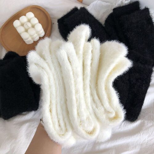 Mink velvet socks women's mid-calf autumn and winter plus velvet thickened furry black and white confinement postpartum sleeping furry socks