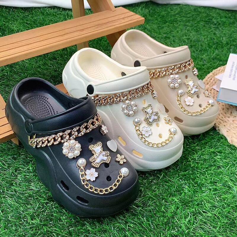 Cross-border new cloud with hole shoes golden white bear suit thick bottom 6cm summer wear sandals a generation of hair