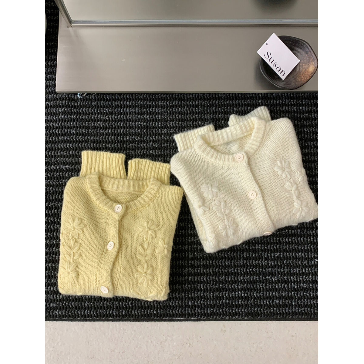 木四 清新甜美手工刺绣针织开衫秋季新款宽松软糯毛衣女外套M6633