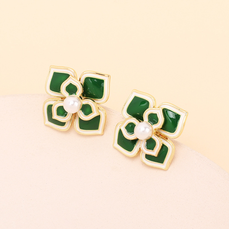 6g Weight Earrings Classification Wedding, Travel Occasion Flower Pattern Women'S Gender Green, Blue, Black Color Wholesale Jewelry Retro Flower Pearl Stud Earrings Nihaojewelry 5