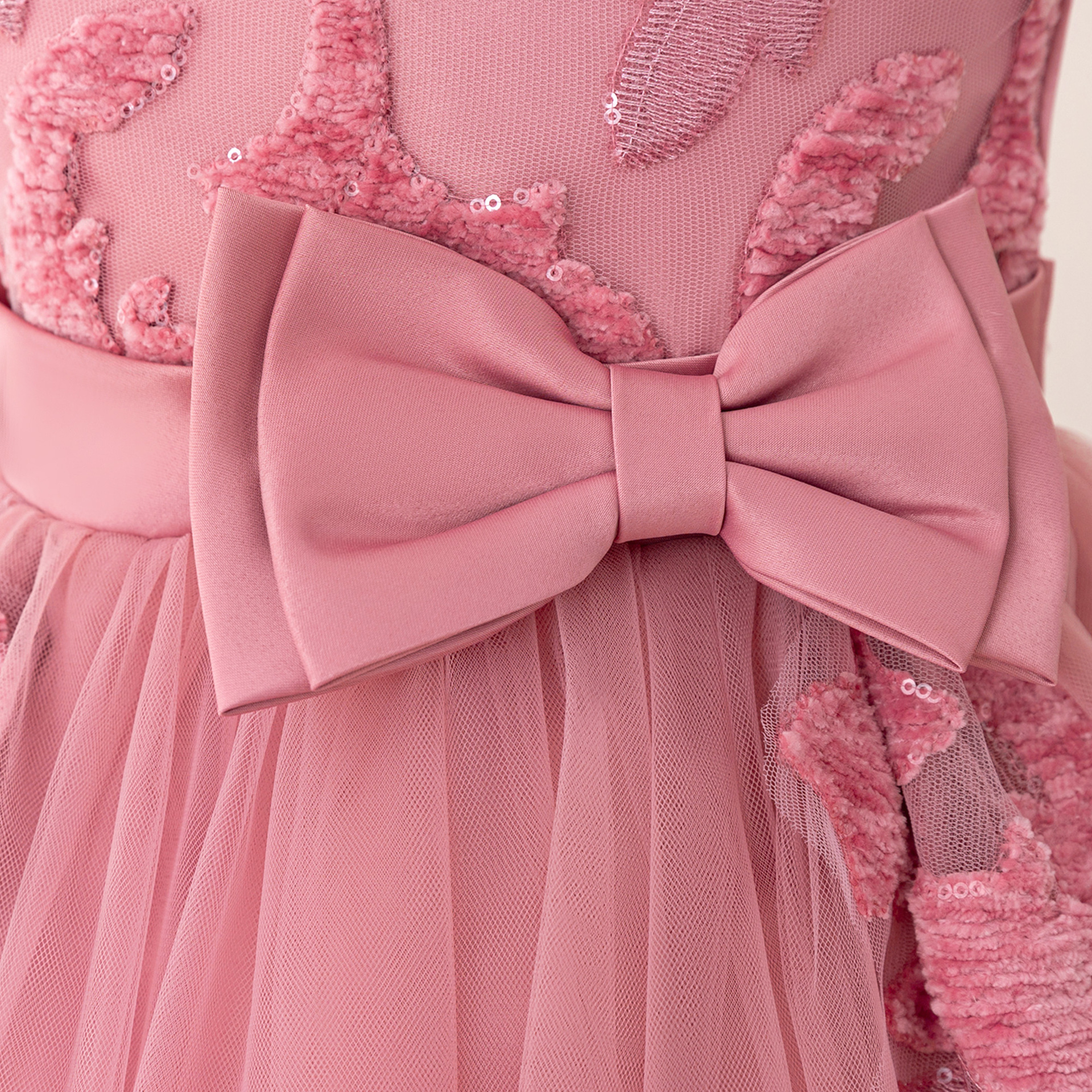 2025 nuevos niños niñas princesas bordadas calcomanías de tela tela de tela vestido de boda vestido de noche largo