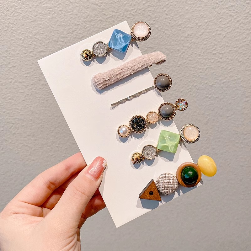 2024 Nueva horquilla de felpa de las mujeres Japonés lindo lado Celebridad de Internet clip lateral horquilla peludo pequeño clip tocado accesorios para el cabello