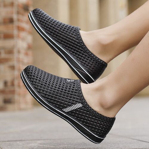 Men's Summer New Fashion Thick Bottom Toe Cover Sandals Soft Bottom Outdoor Casual Anti-Slip Breathable Beach Shoes 