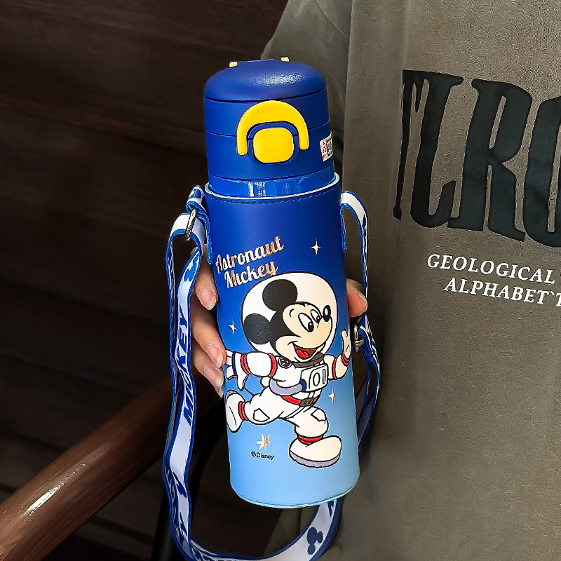Bebidas lindas tazas de aislamiento térmico para niños 316 acero inoxidable especial para niños y niñas con cubierta de taza de agua de paja a prueba de caídas