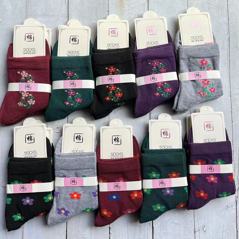 Middle-aged and Elderly Health Socks, Autumn and Winter Combed Cotton Women's Mid-calf Large-foot Socks, Casual and Comfortable Loose Socks Batch Middle-aged and Elderly Health Socks, Autumn and Winter Combed Cotton Women's Mid-calf Large-foot Socks, Casual and Comfortable Loose Socks Batch