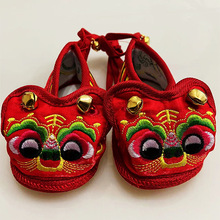 绸面宝宝绣花虎头鞋宝宝抓周学步鞋布底小铃铛特色布鞋